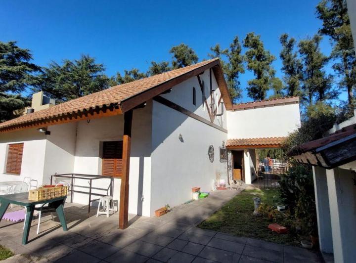 Casa · 150m² · 4 Ambientes · 2 Cocheras