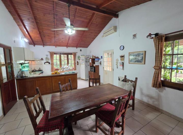 Casa · 140m² · 3 Ambientes · 2 Cocheras