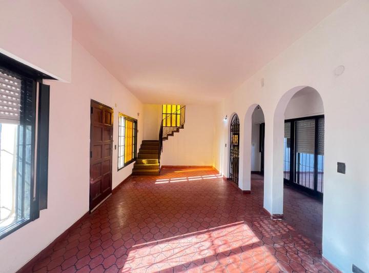 Casa · 206m² · 6 Ambientes · 1 Cochera