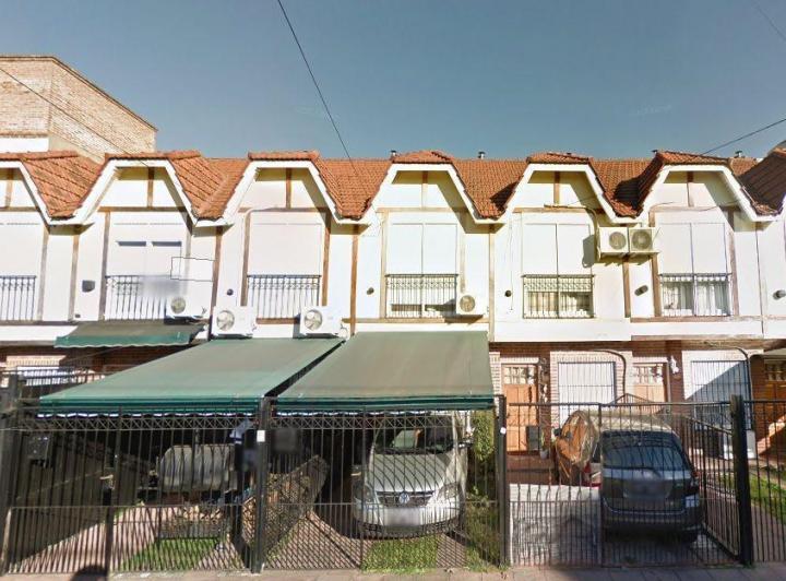 Casa · 75m² · 4 Ambientes · 1 Cochera