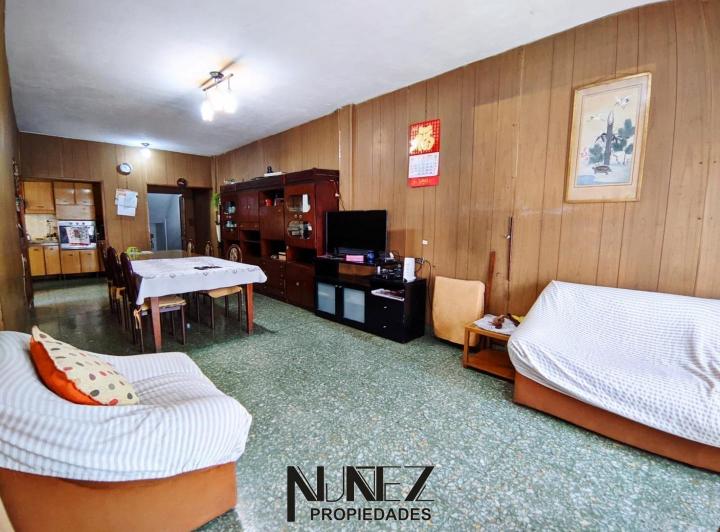 Casa · 360m² · 5 Ambientes · 1 Cochera