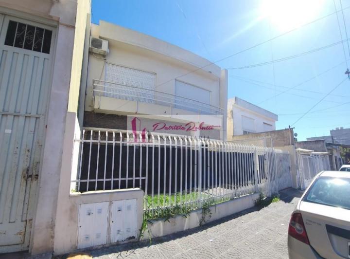 Casa · 100m² · 6 Ambientes · 1 Cochera