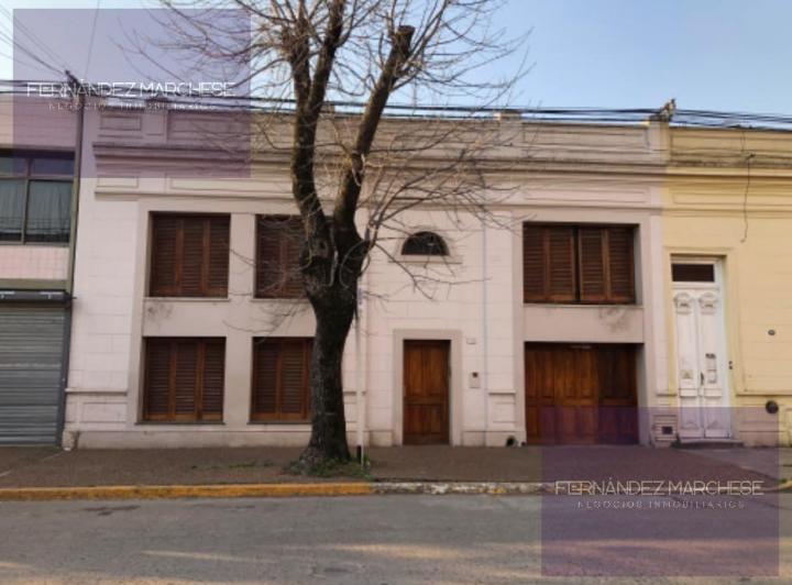 Casa · 197m² · 6 Ambientes · 1 Cochera