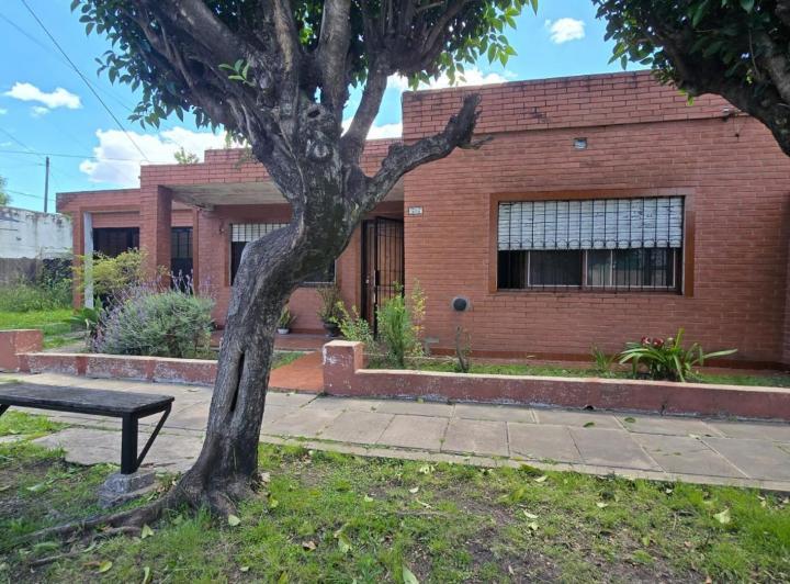 Casa · 180m² · 5 Ambientes · 5 Cocheras