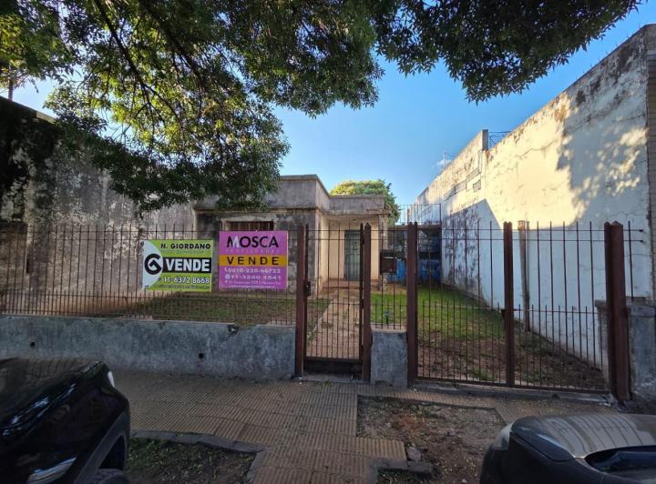 Casa · 322m² · 2 Ambientes · 1 Cochera
