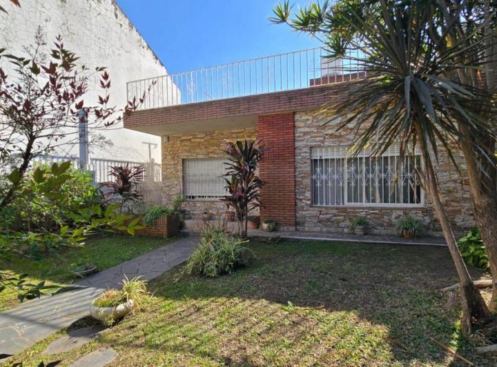 Casa · 150m² · 3 Ambientes · 2 Cocheras