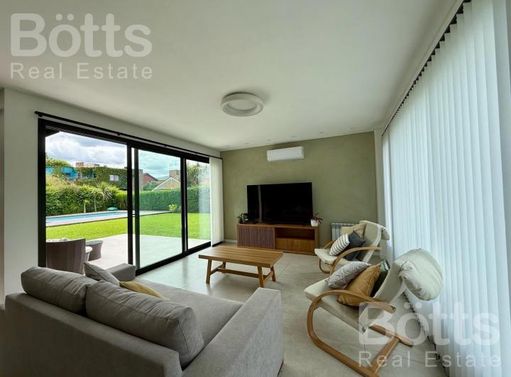 Casa · 150m² · 5 Ambientes · 5 Cocheras
