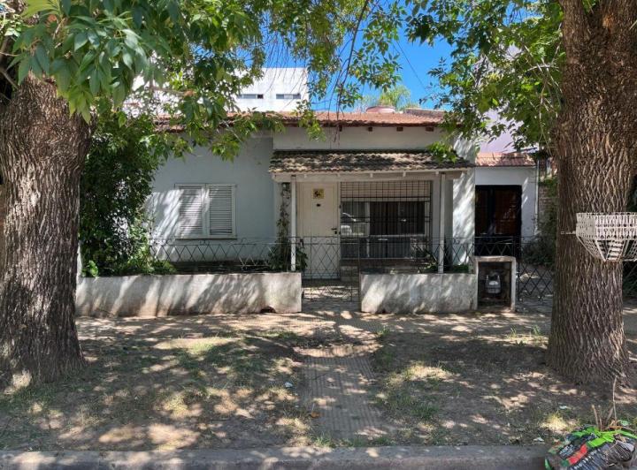 Casa · 115m² · 4 Ambientes · 2 Cocheras