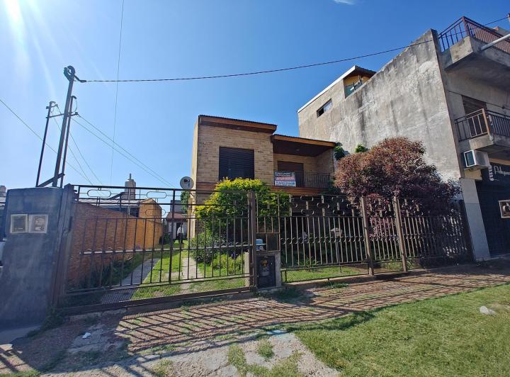 Casa · 149m² · 4 Ambientes · 1 Cochera