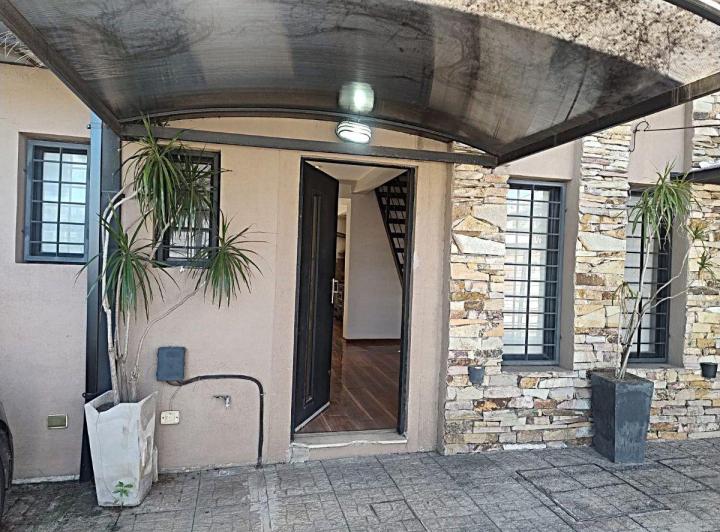 Casa · 52m² · 3 Ambientes · 1 Cochera