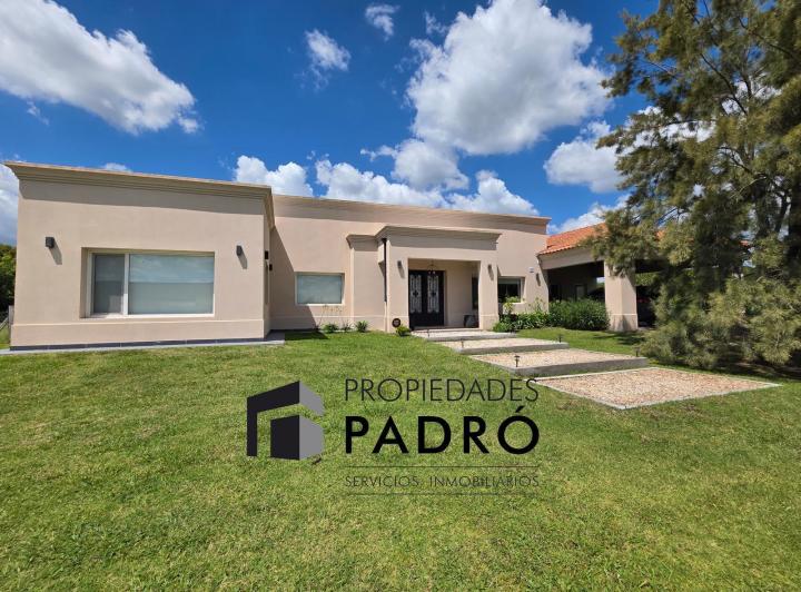 Casa · 203m² · 5 Ambientes · 2 Cocheras