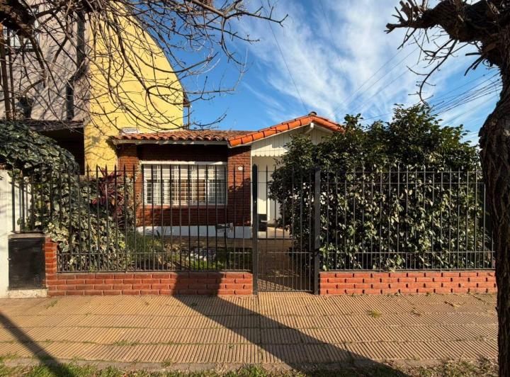 Casa · 67m² · 3 Ambientes · 1 Cochera