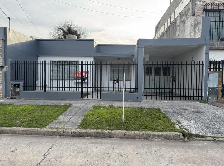 Casa · 200m² · 3 Ambientes · 1 Cochera