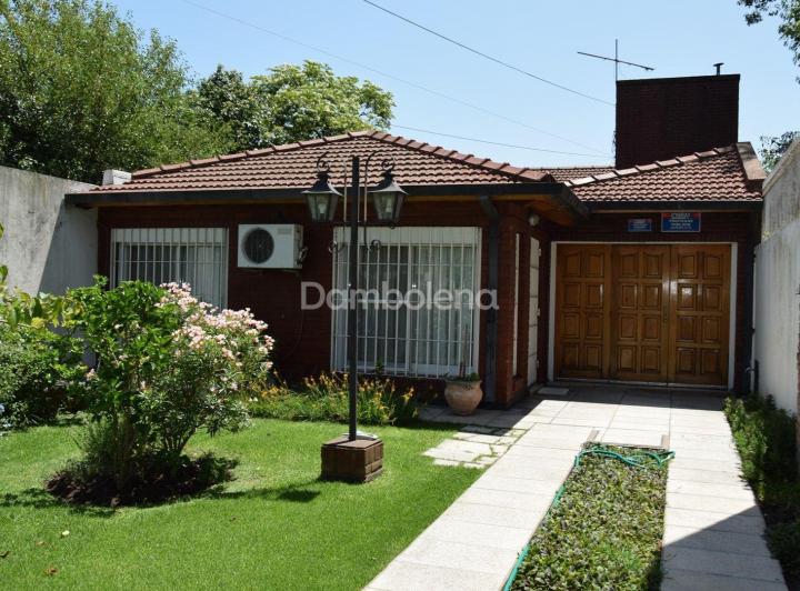 Casa · 200m² · 3 Cocheras
