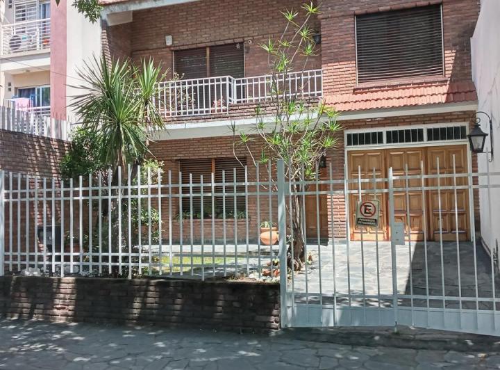 Casa · 280m² · 7 Ambientes