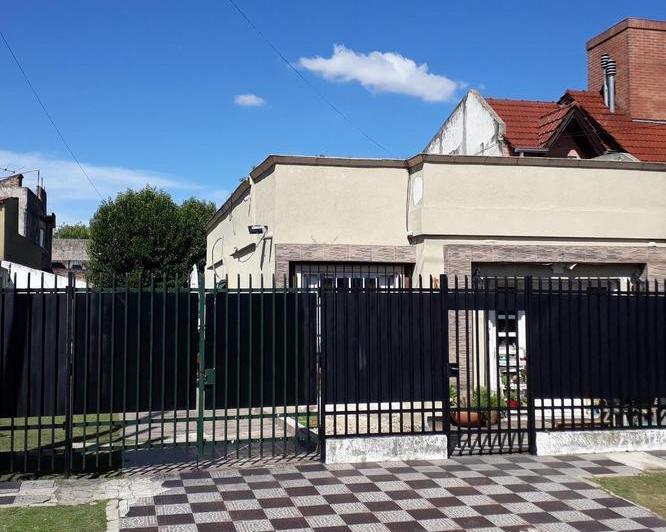 Casa · 110m² · 3 Ambientes · 1 Cochera