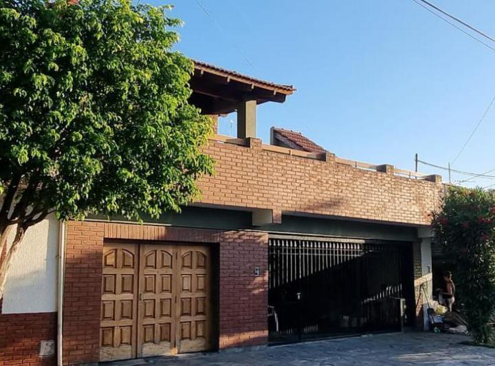 Casa · 100m² · 3 Ambientes · 1 Cochera
