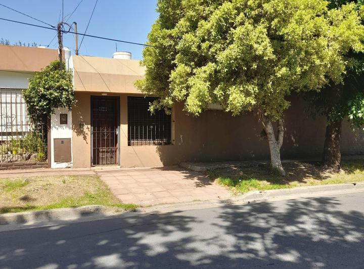 Casa · 1m² · 3 Ambientes · 1 Cochera