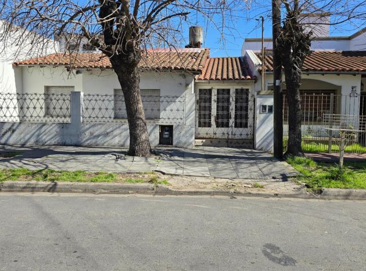 Casa · 80m² · 3 Ambientes · 5 Cocheras