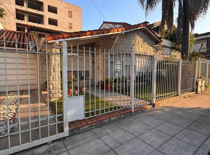 Casa · 80m² · 3 Ambientes · 1 Cochera