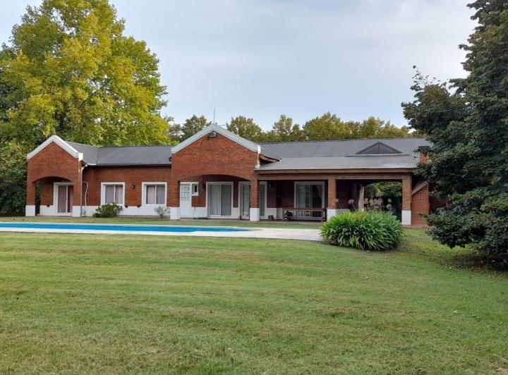 Casa · 170m² · 4 Ambientes · 1 Cochera