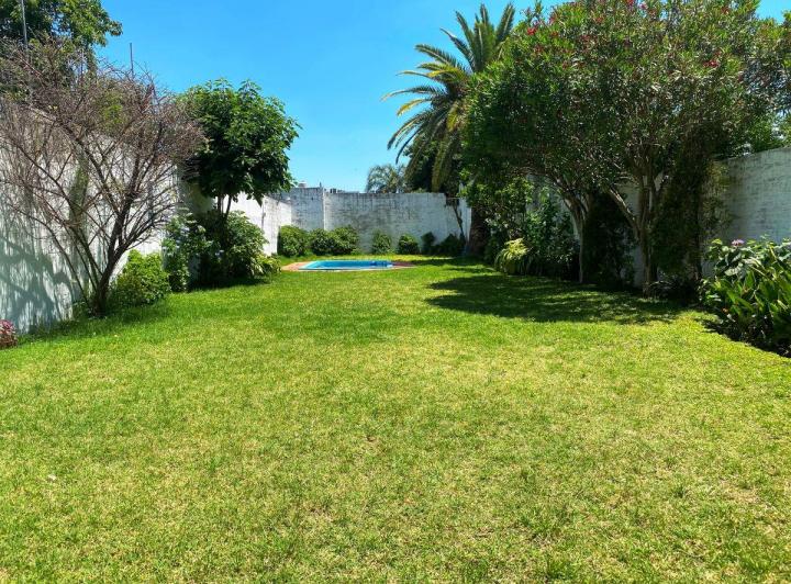 Casa · 200m² · 6 Ambientes · 3 Cocheras