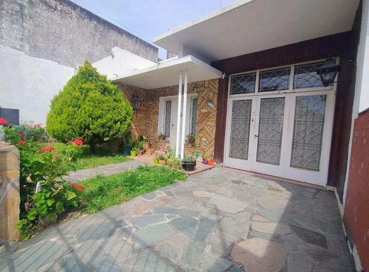 Casa · 165m² · 3 Ambientes · 1 Cochera