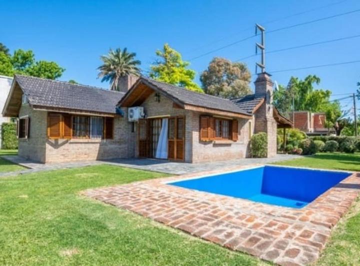 Casa · 130m² · 5 Ambientes · 3 Cocheras