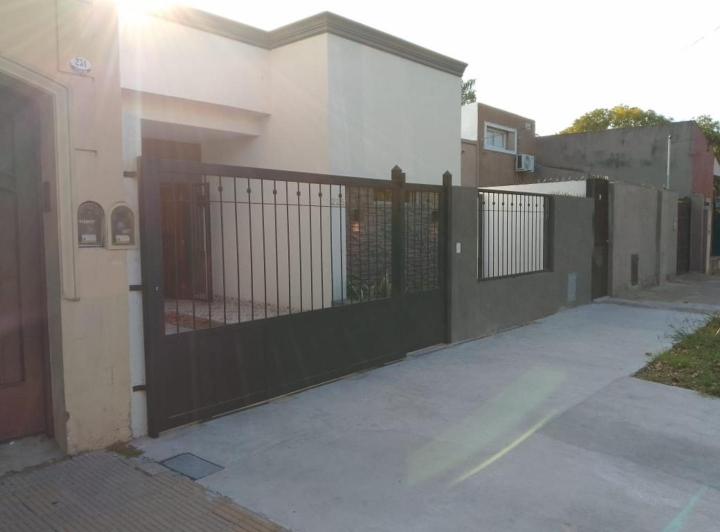 Casa · 95m² · 3 Ambientes · 1 Cochera