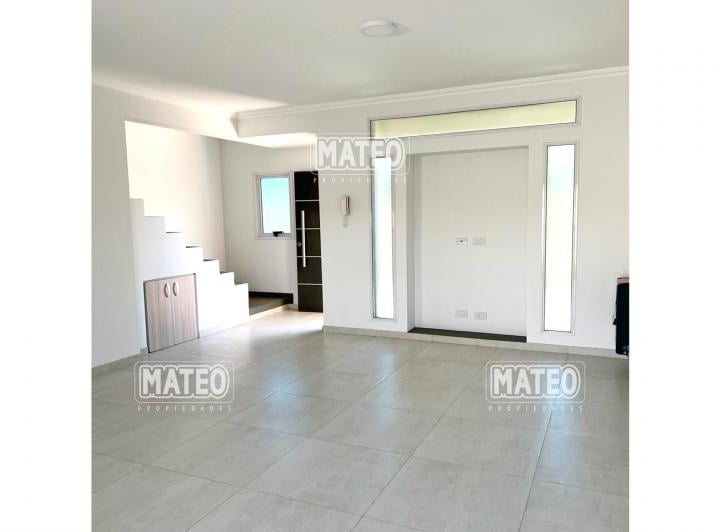 Casa · 70m² · 3 Ambientes · 1 Cochera
