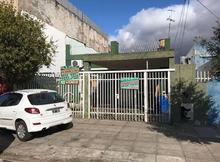 Casa · 195m² · 5 Dormitorios · 2 Cocheras