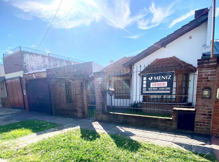 Casa · 100m² · 4 Ambientes · 3 Cocheras