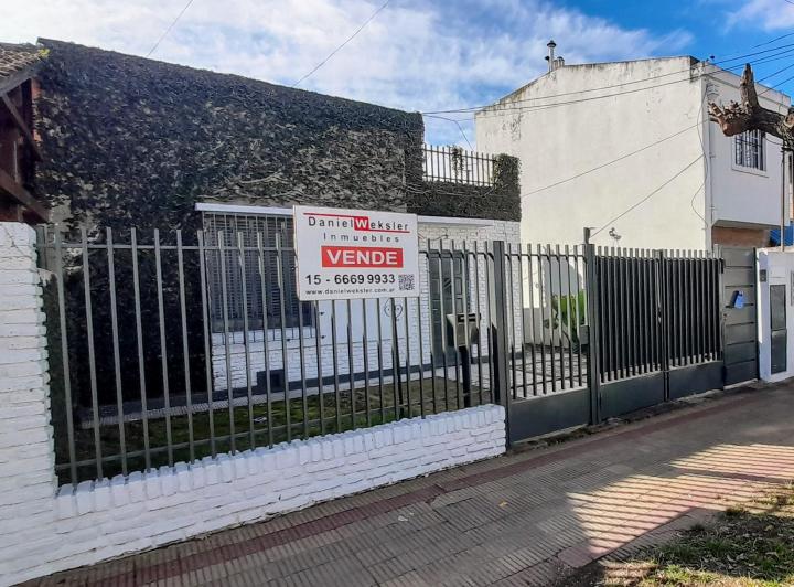 Casa · 180m² · 6 Ambientes · 2 Cocheras