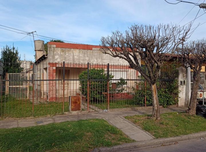 Casa · 80m² · 3 Ambientes · 1 Cochera