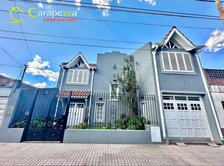 Casa · 178m² · 5 Ambientes · 1 Cochera