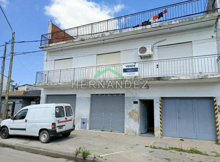 Casa · 1m² · 5 Ambientes · 2 Cocheras