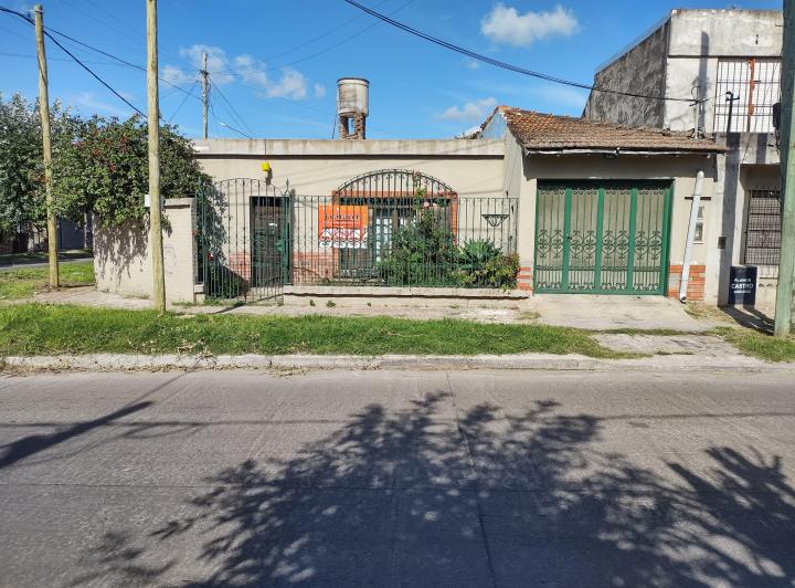 Casa · 160m² · 6 Ambientes · 1 Cochera