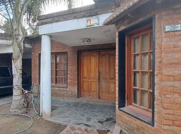 Casa · 90m² · 4 Ambientes · 3 Cocheras