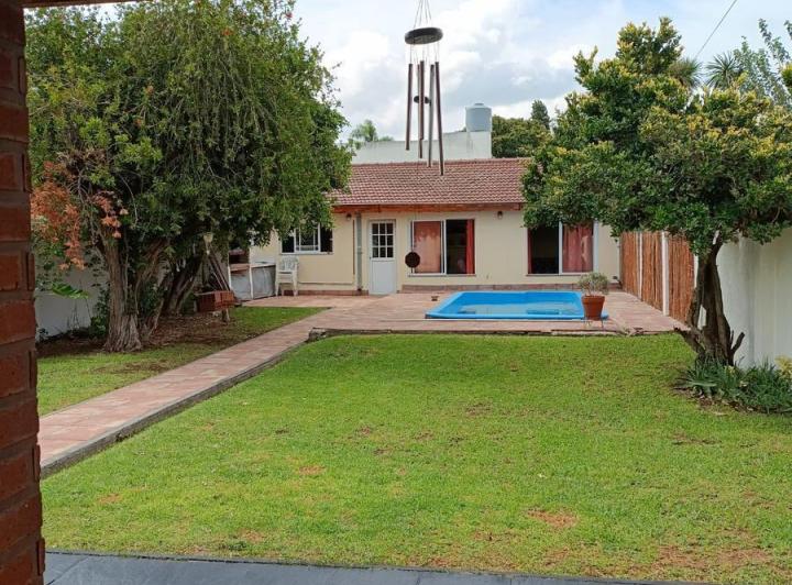 Casa · 160m² · 4 Ambientes · 2 Cocheras