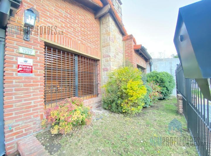 Casa · 174m² · 5 Ambientes · 1 Cochera