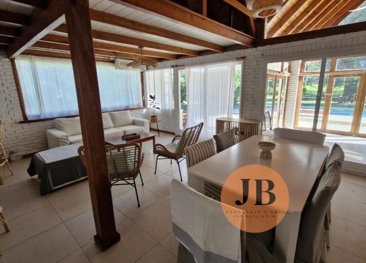 Casa · 160m² · 4 Ambientes