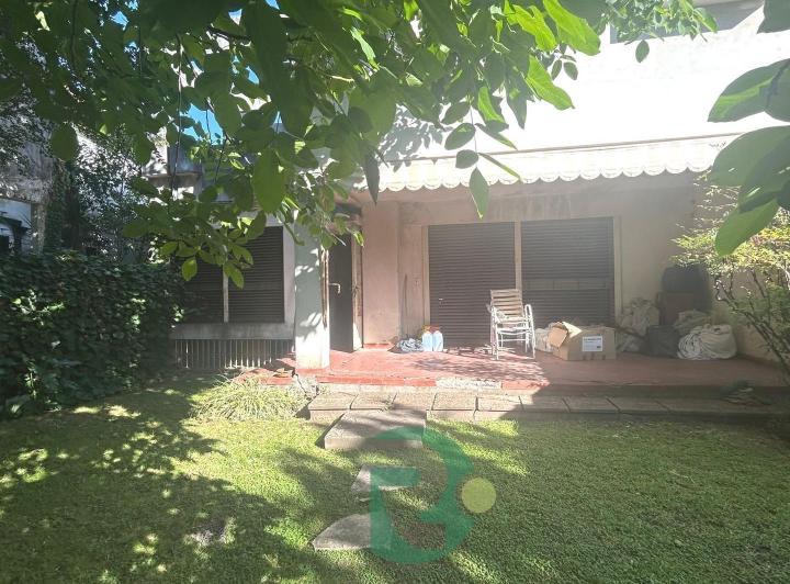 Casa · 251m² · 4 Ambientes · 2 Cocheras
