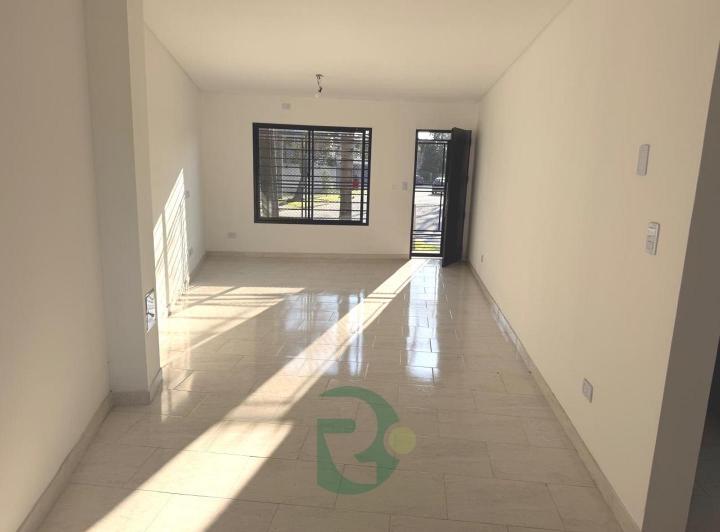 Casa · 105m² · 4 Ambientes · 1 Cochera