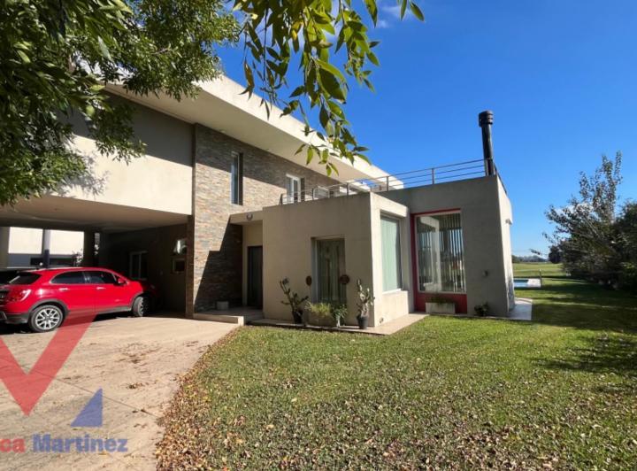 Casa · 370m² · 5 Ambientes · 2 Cocheras