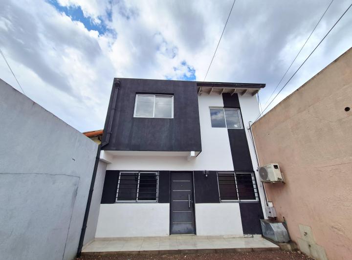 Casa · 65m² · 3 Ambientes · 1 Cochera