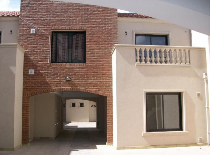 Casa · 70m² · 2 Ambientes · 1 Cochera