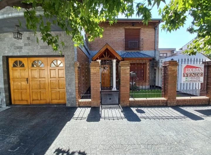 Casa · 130m² · 5 Ambientes · 1 Cochera
