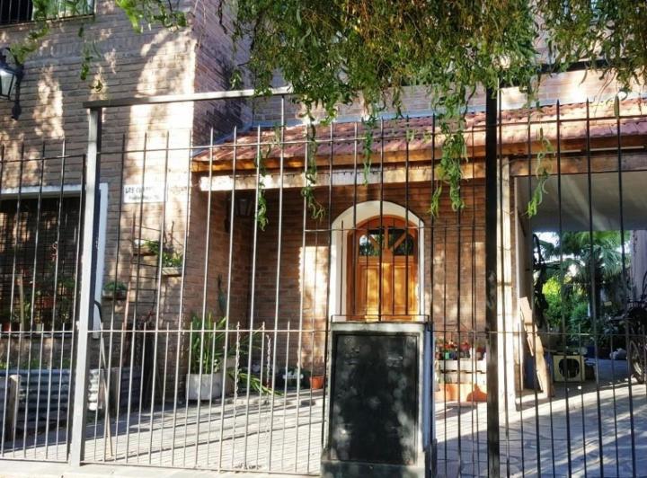 Casa · 225m² · 6 Ambientes · 4 Cocheras