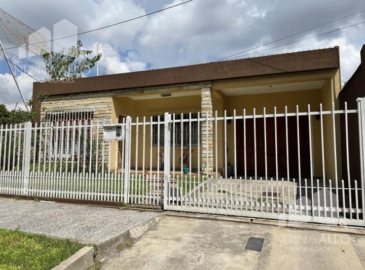 Casa · 264m² · 5 Ambientes · 3 Cocheras