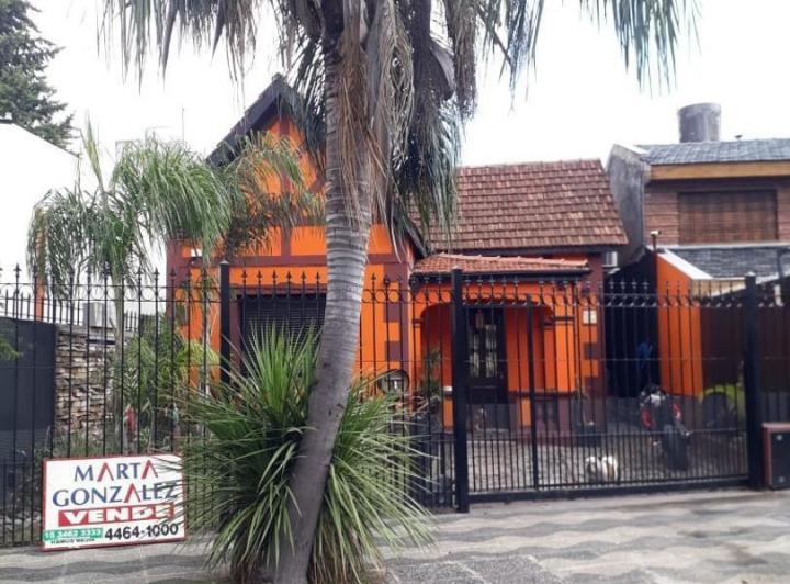 Casa · 200m² · 4 Ambientes · 1 Cochera